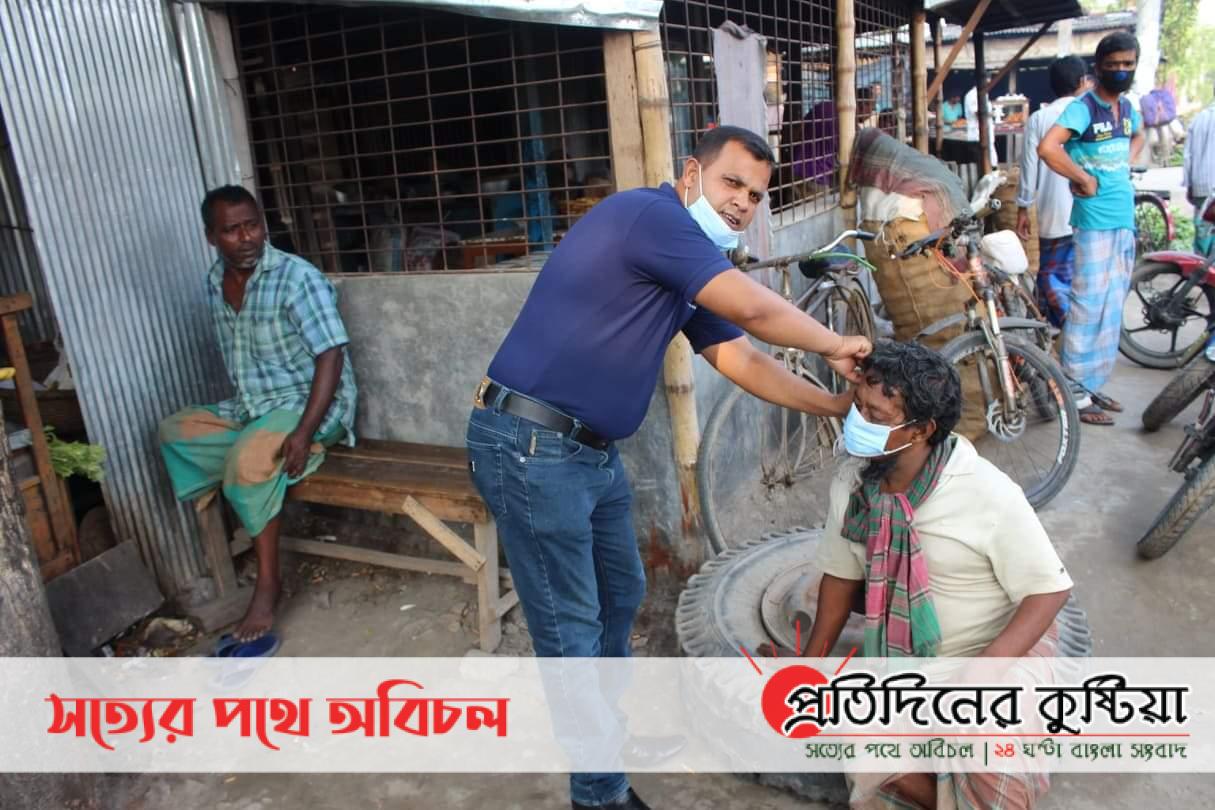 কুষ্টিয়া জেলা ইউনাইটেড অনলাইন প্রেস ক্লাবের পক্ষ থেকে মাক্স বিতরণ
