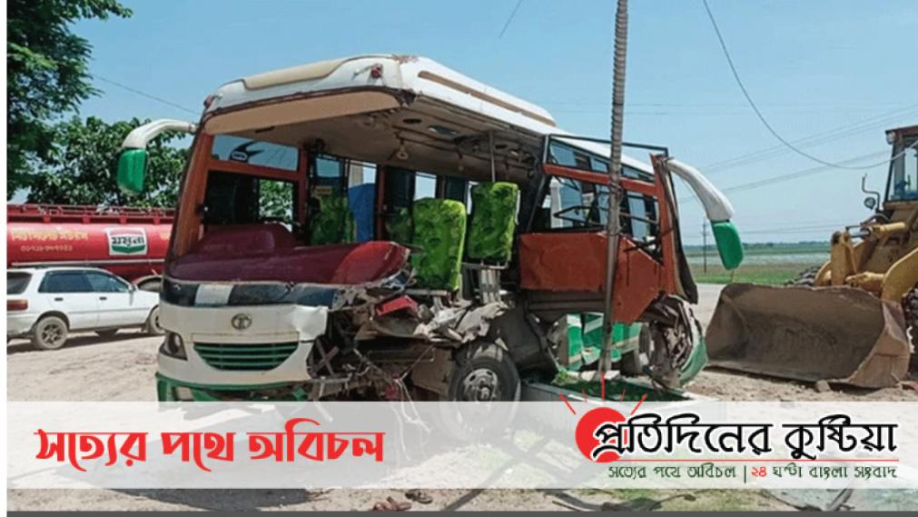 কোম্পানীগঞ্জে বিদ্যুতের খুঁটির সঙ্গে ধাক্কা দিলো যাত্রীবাহী বাস, আহত ১৫